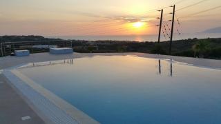 In 2015 fertiggestelltes Ferienhaus mit privatem Pool und Meerblick - Mastihari - 0