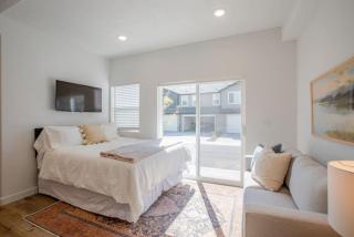 The Studio at 642 - 9
