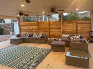 Trailblazer's Retreat, Venture Base Unit 3 - 6