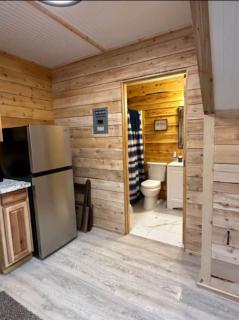 Sockeye Salmon Sanctuary, Cabin 6 at Lower Kenai Lodge - 4