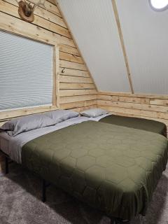 Red Salmon Retreat, Cabin 8 at Lower Kenai Lodge - 7