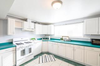 Private Apartment Near Canyons | King Bed + Full Kitchen + BBQ - 8