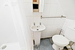 Cosy Tottenham Apartment Sleeps 4 - 3