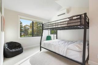 117 - Spacious and Bright Water View - 9