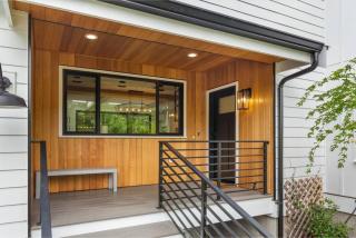 117 - Spacious and Bright Water View - 2