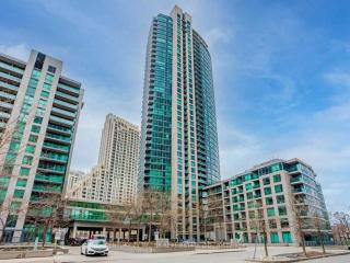 Luxury Suites Steps to CN Tower - 9