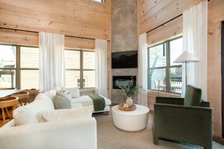 NEW Modern Cabin 1 mi to Pkwy Pool Hot Tub - Pigeon Forge - 9