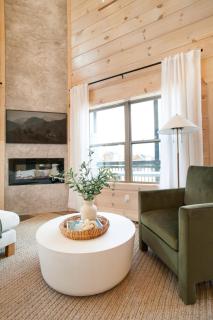 NEW Modern Cabin 1 mi to Pkwy Pool Hot Tub - Pigeon Forge - 1