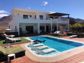 Stunning 5 Star Villa- 5 Mins Village Beach Marina - Playa Blanca - 0