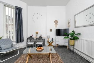 Cosy Wirral home near Liverpool with Free Parking! - Birkenhead - 9
