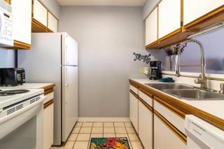 Branson Condo at Pointe Royale with Indoor Pool and Hot Tub on Golf Course near Strip - 9