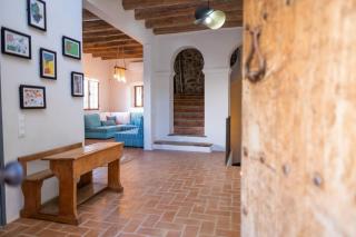 Radiant 5 BR family home with jacuzzi + roof deck - Palau de Santa Eulalia - 9