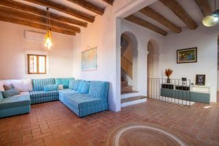 Radiant 5 BR family home with jacuzzi + roof deck - Palau de Santa Eulalia - 5