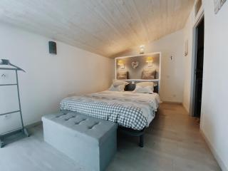 Domaine de Saint Florent - Piscine & Spa - Prisse-la-Charriere - 5