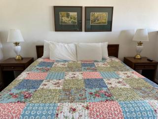 Windcrest Inn and Suites - Fredericksburg - 3