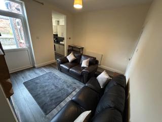 3 Bedroom Home From Home, Crewe - 9