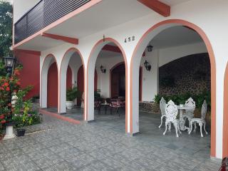 APART STUDIOS PONTAL - Aeroporto a 300 m - Praia 1,5 Km - Centro 2,5 Km - Cozinha Privativa - Mercado GBARBOSA e Padaria 450 m - Próx diversos Comércios a pé - Ar condic - Studios de 15 a 38 m2 Bem Equipados e Funcionais - Ideal Turismo e Trabalho - 4