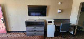 Super 7 Inn - Midland - 4