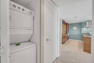 Icon 39th Floor 1 Bedroom apartment- Bay & City View- FREE SPA - Miami - 1