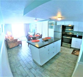 Beautiful Oceanfront Condo 609 - 1
