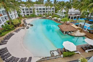 Luxury 2 Bedroom Beach Club Apartment - Palm Cove - 1