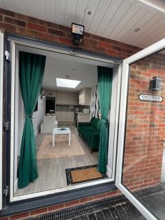 Home from home The Orchid with Hot tub - Colnbrook - 6