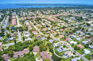 Cozy Pet-Friendly Private Pool Near Beaches - Bradenton - 1