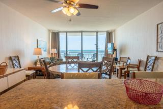Beautiful Oceanfront Condo 911 - 6