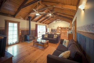 Sanctuary Park Cottages - Healesville - 7