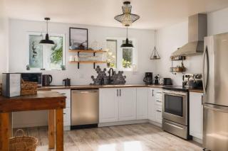 Magnifique chalet au bord du lac avec Spa - 8