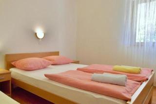 Apartments with parking space Lopar, Rab - 22583 - 2