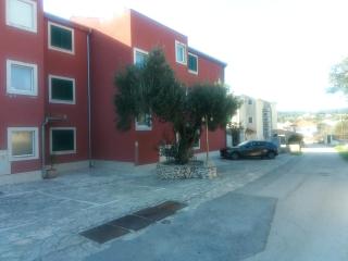 Apartments with a swimming pool Vinisce, Trogir - 22873 - 4
