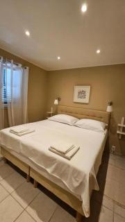 Apartments with a swimming pool Vinisce, Trogir - 22873 - 2