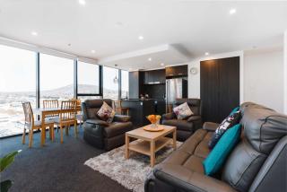 Lovely Sunny 2-bedroom Apartment with Pool and Gym - Phillip - 3