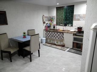 Quarto,cozinha,banheiro e área externa compartilhada - 9