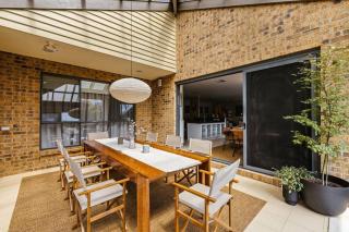 Vineyard Lane - Winery Escape - 1