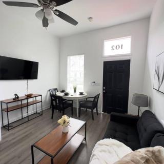 Charming 2BR! Close to FQ & Bourbon st. - New Orleans - 4
