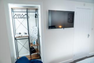 Kings Arms Suites - Deluxe Room - En-Suite - Self Check In - Whitehaven - 4