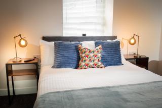 Kings Arms Suites - Deluxe Room - En-Suite - Self Check In - 7