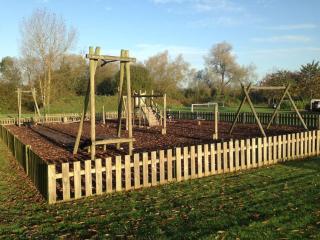 Cerney House, Windrush Lake, Cotswold Water Park - 1