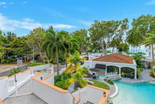 two bedroom beach front apartment @ Alassio Palm Cove - 3