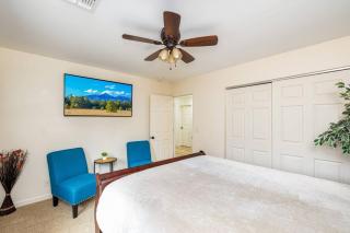 Tranquil Retreat: Luxury Home at Mount Elden's Foothills, Steps from Route 66 and Flagstaff Mall - Flagstaff - 2
