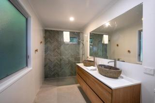 Surf Gums, Sleeps 9, Pet Friendly, Fully Renovated - Point Lookout - 1