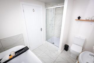 Kings Arms Suites - Luxury Double - Freestanding Bath - Self Check In - 5