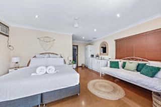 Idyllic Whitsunday Holiday Home with amazing views - Airlie Beach - 3