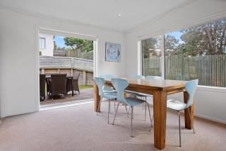 Modern Kiwi Bach - Waihi Beach Holiday Home - 7