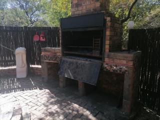 Inyathi Inn - Marloth Park - 8