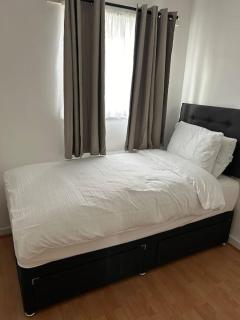 A Luxurious 3 Bed-Terrance House - London - 1