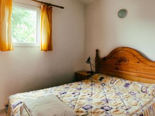 Rustic Mountain Retreat - 8