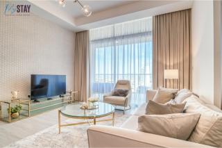 Luxurious Two-Bedroom Apartment - Dubai - 3